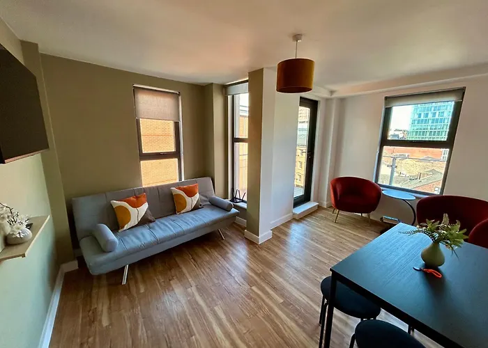 City Centre 2 Bed Apartment With A Balcony