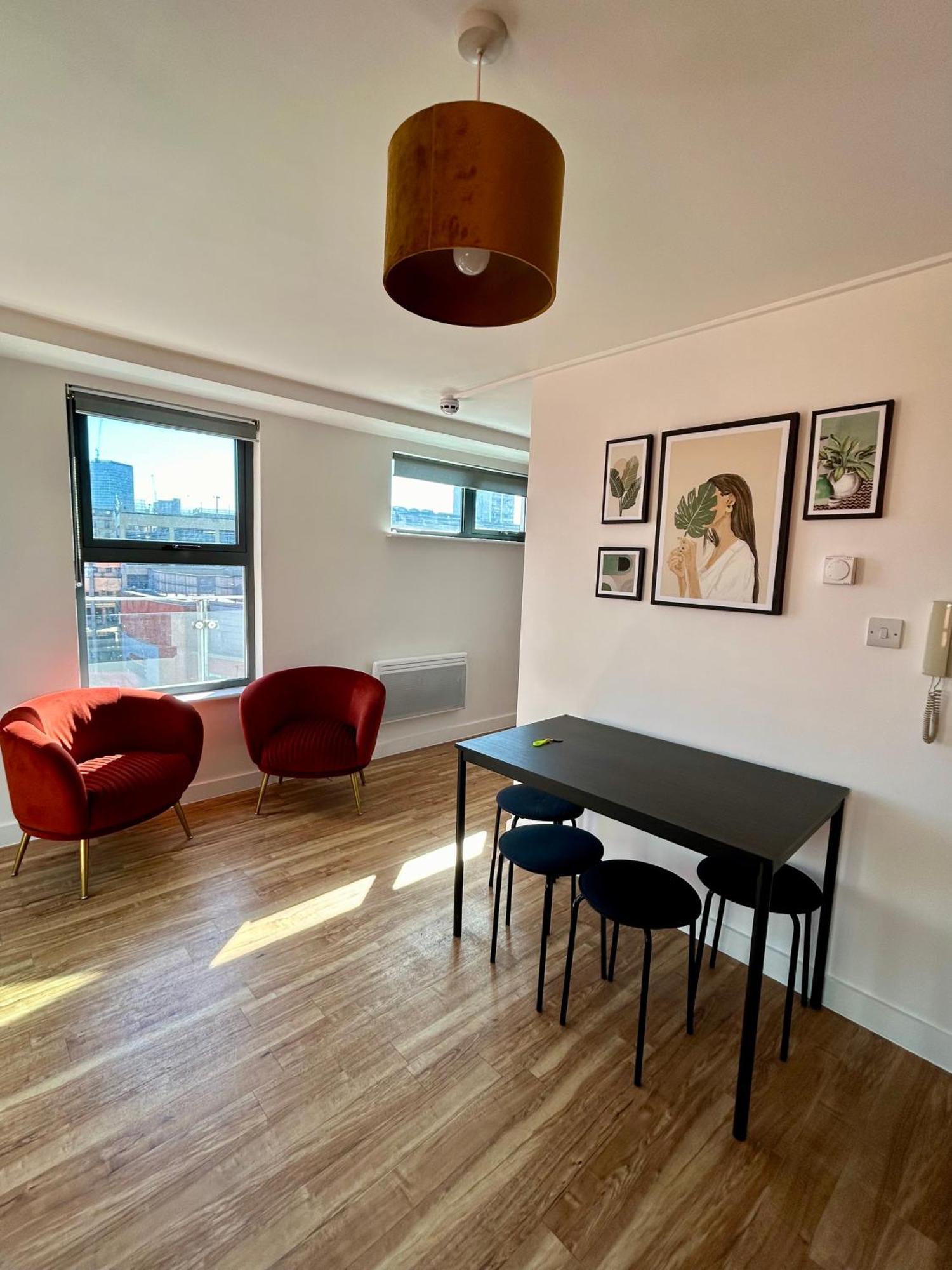 Centre 2 Bed With A Balcony Апартаменты
